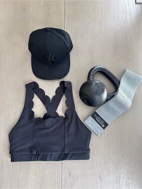 Noli Scalloped Detail Black Sports Bra - Women